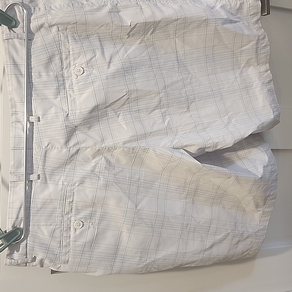 38 Lone Cypress walking shorts - Picture 3 of 3